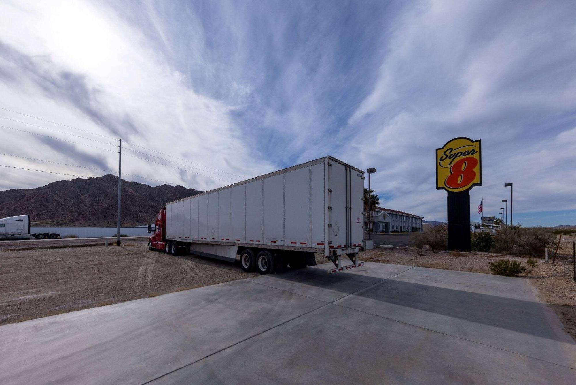 Super 8 By Wyndham Quartzsite Az Hotell Eksteriør bilde